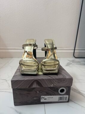 Jeffrey Campbell Hustler Gold Metallic Platform Sandals - Size 7